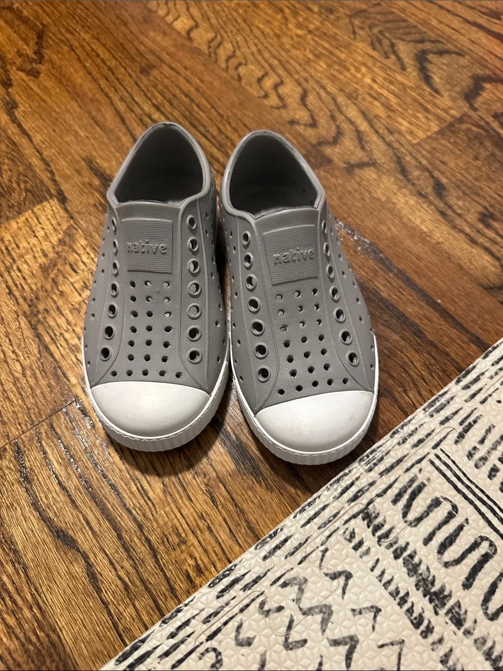 Native Kids Water Shoes Jefferson Slip-On in Grey and White